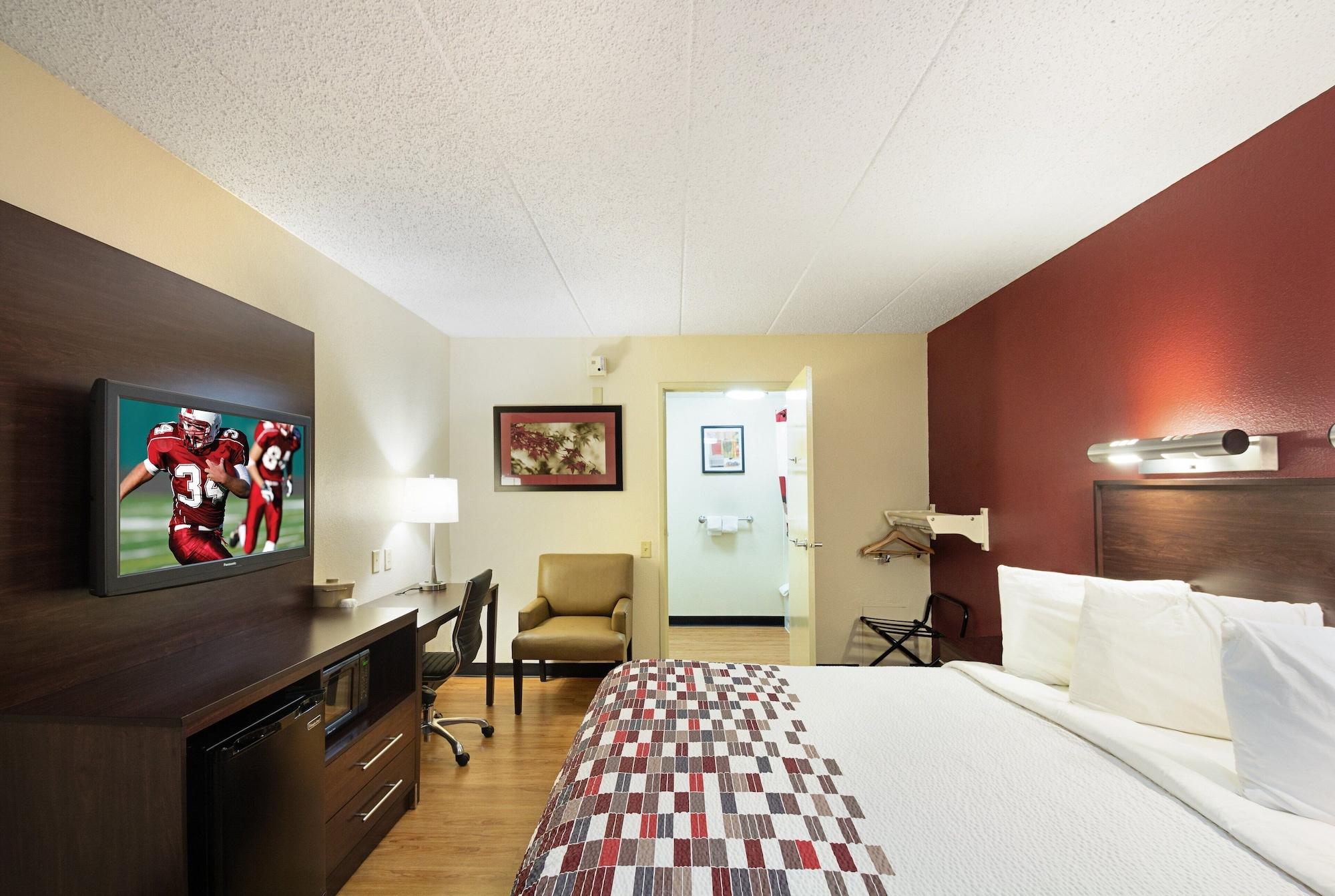 Red Roof Inn Cincinnati East - Beechmont Cherry Grove Exteriör bild