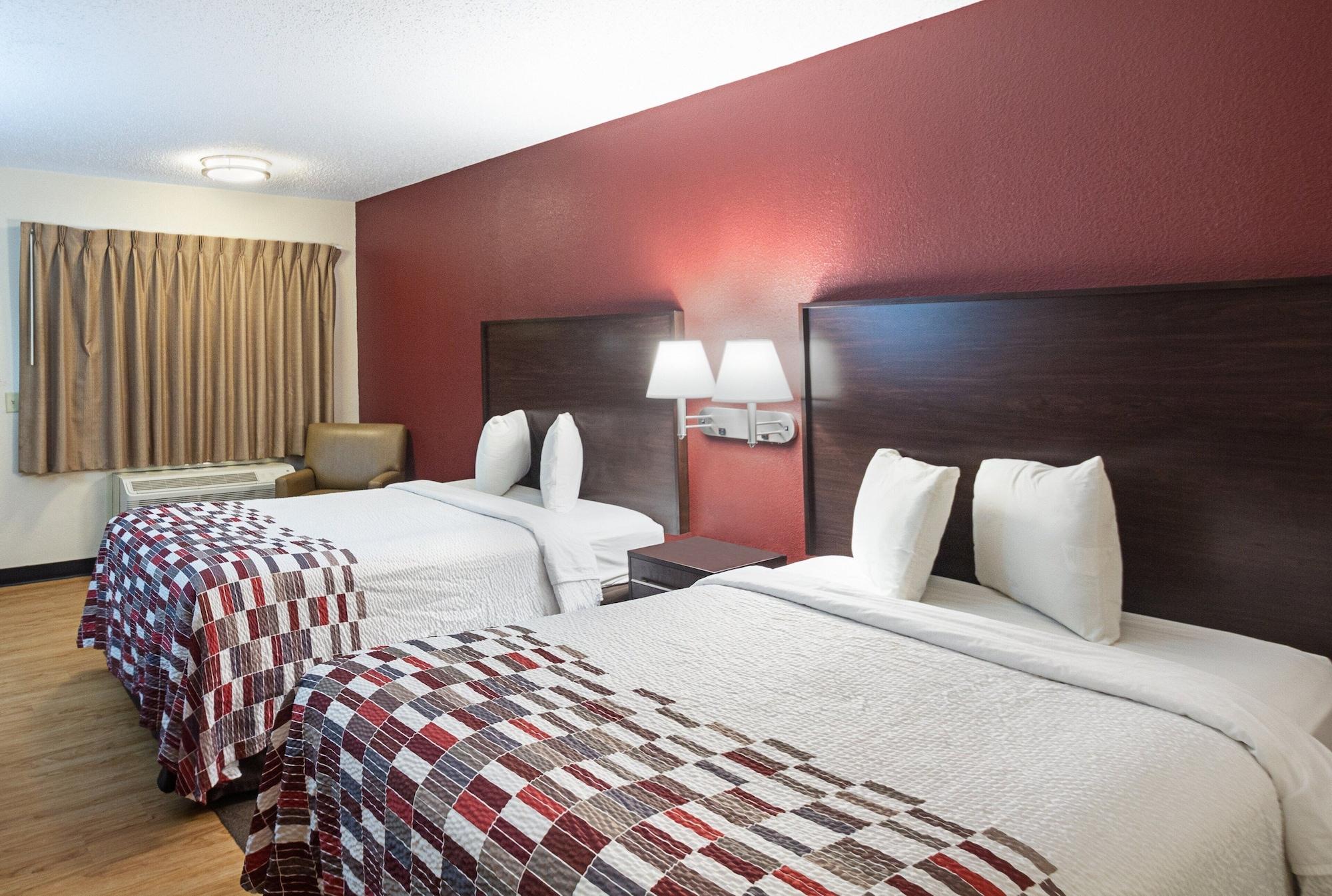 Red Roof Inn Cincinnati East - Beechmont Cherry Grove Exteriör bild