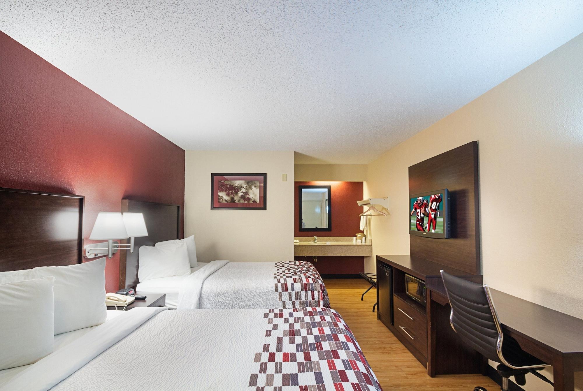Red Roof Inn Cincinnati East - Beechmont Cherry Grove Exteriör bild