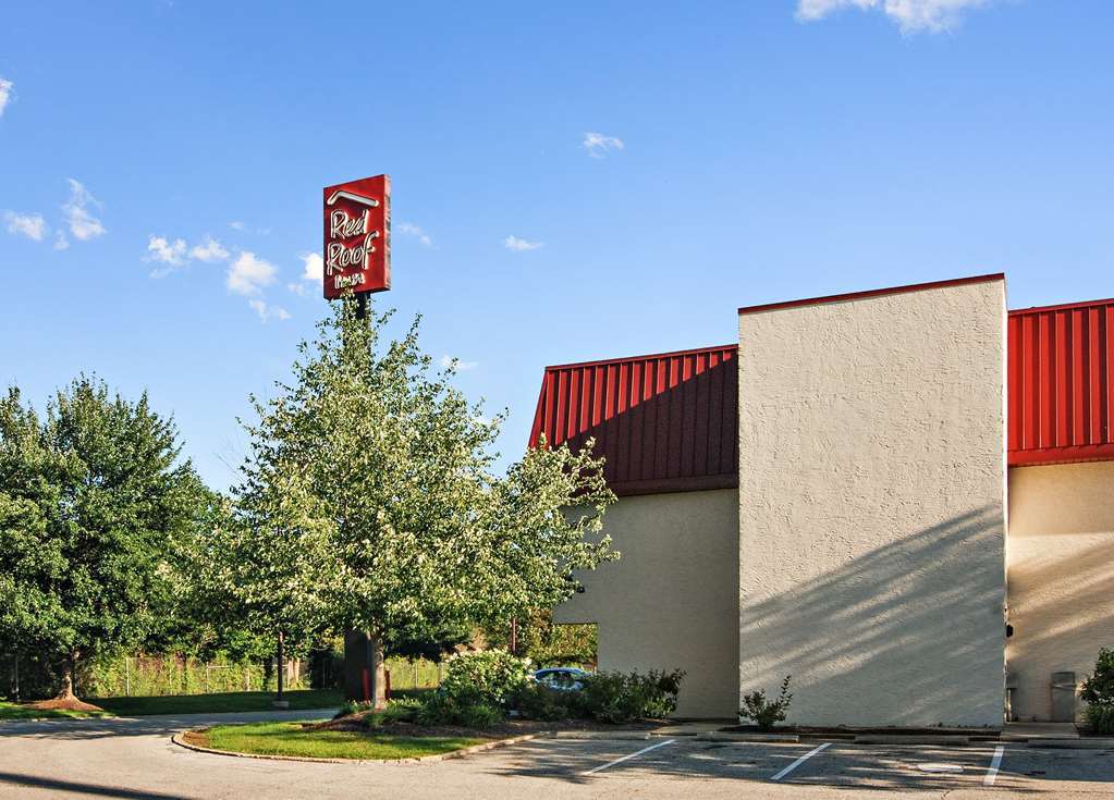 Red Roof Inn Cincinnati East - Beechmont Cherry Grove Exteriör bild